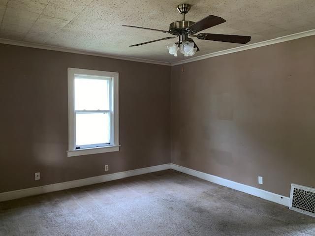 9310 E 36th Ter, Kansas City, MO 64133