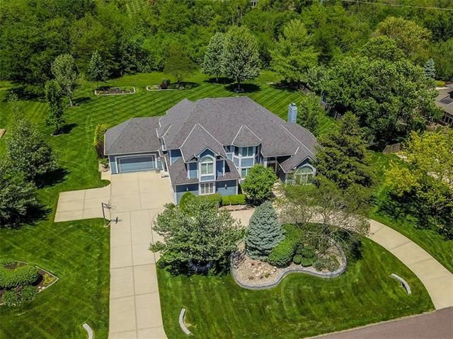 10604 W 148th St, Overland Park, KS 66221