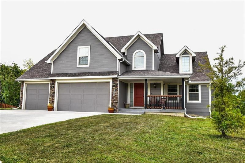 3404 NW 50th St, Riverside, MO 64150