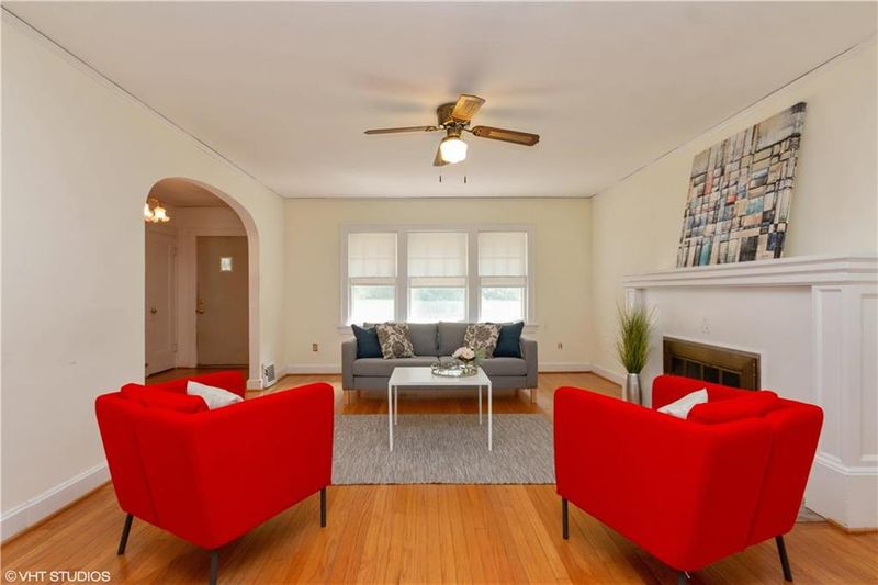 6426 Main St, Kansas City, MO 64113