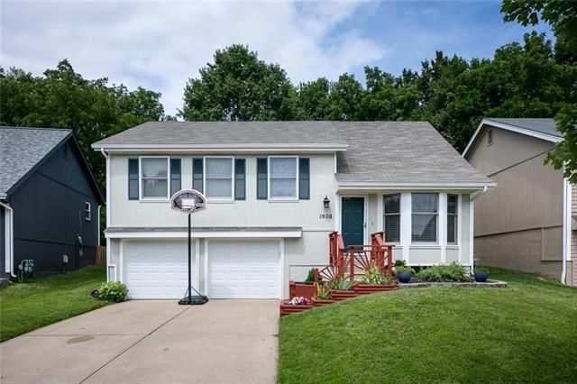 1908 NW 63rd Ter, Kansas City, MO 64151
