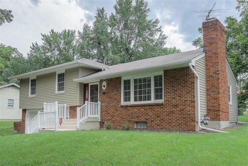 8112 E 100 Ter, Kansas City, MO 64134