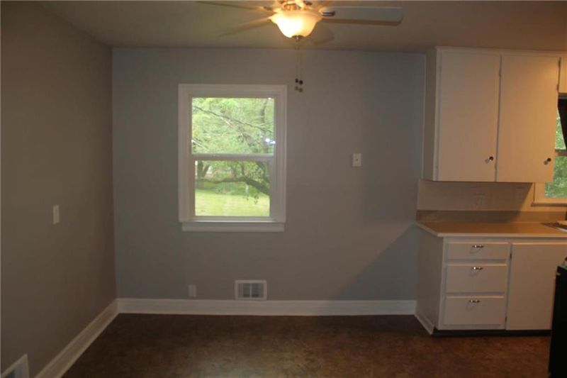 304 Clearview Dr, Pleasant Hill, MO 64080