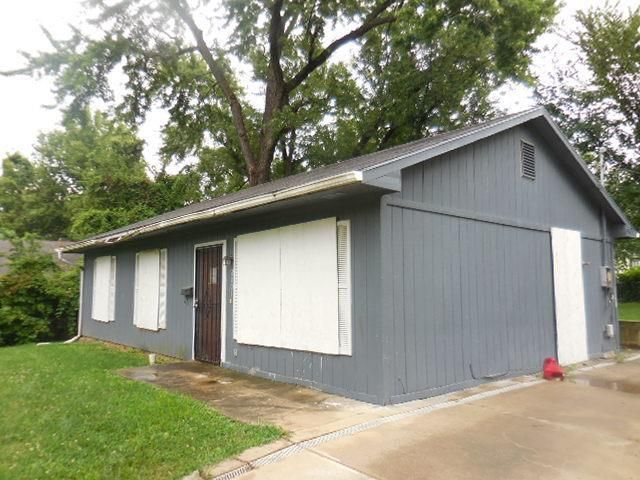 2101 E 81st St, Kansas City, MO 64132