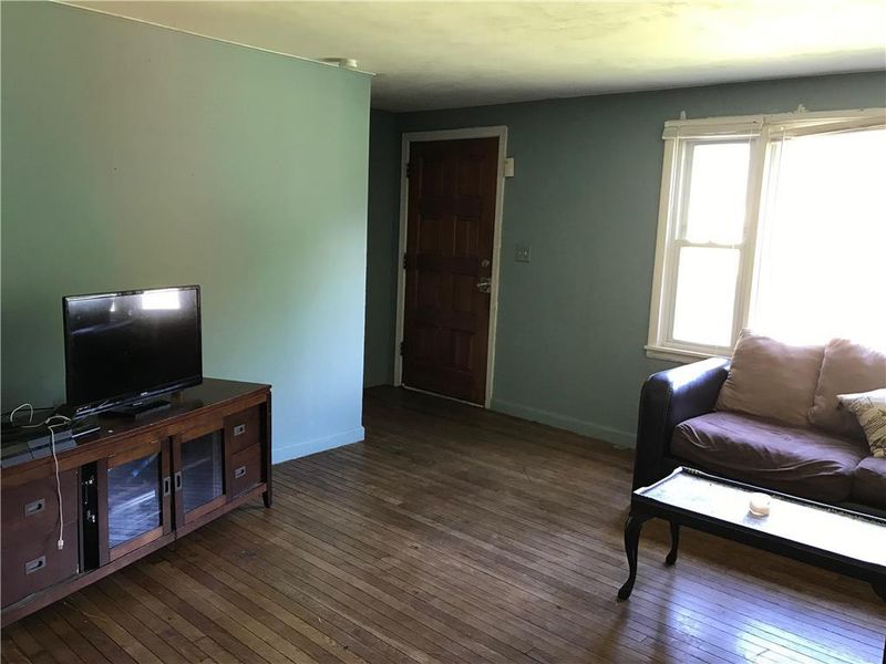 6830 Indiana Ave, Kansas City, MO 64132