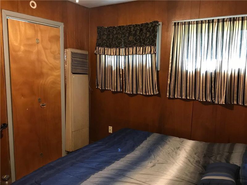 6830 Indiana Ave, Kansas City, MO 64132