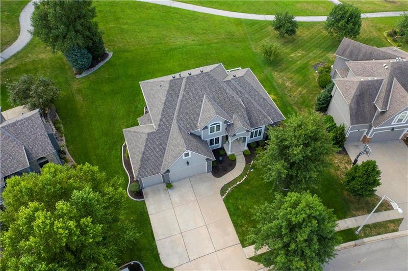 8911 NE 89th St, Kansas City, MO 64157
