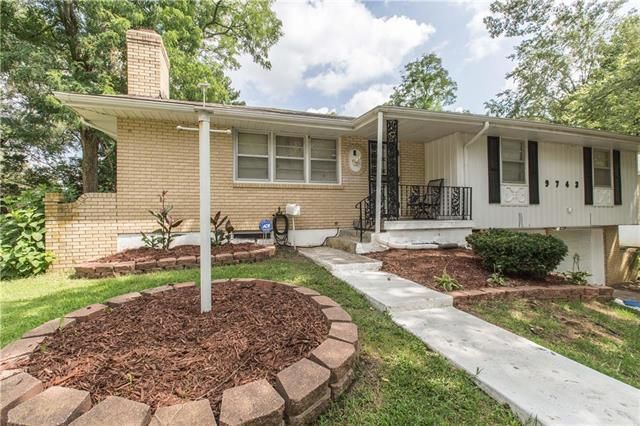 9743 Wallace Ave, Kansas City, MO 64134