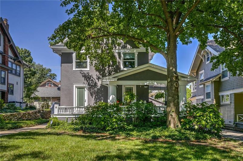 8 E 57th Ter, Kansas City, MO 64113