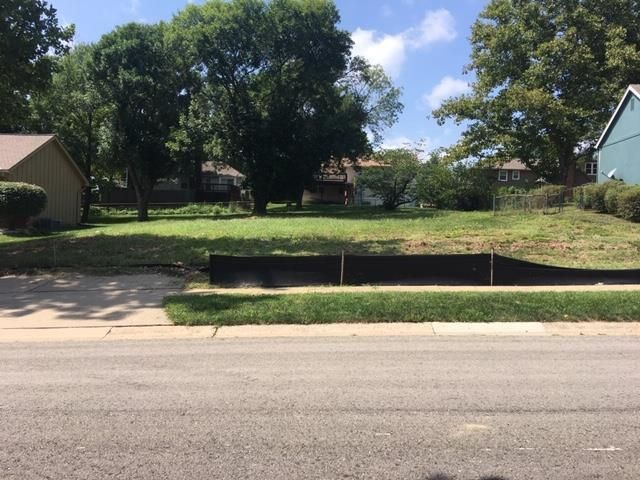 7012 Widmer Rd, Shawnee, KS 66216