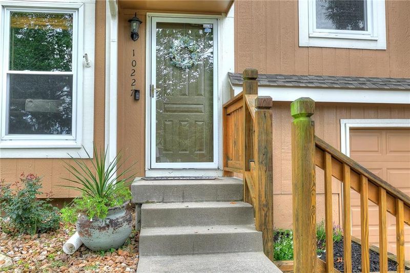 10227 N Central Ave, Kansas City, MO 64155
