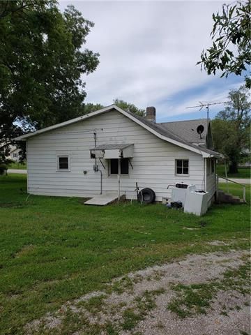 606 N Davis St, Hamilton, MO 64644
