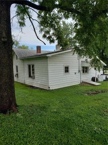 606 N Davis St, Hamilton, MO 64644