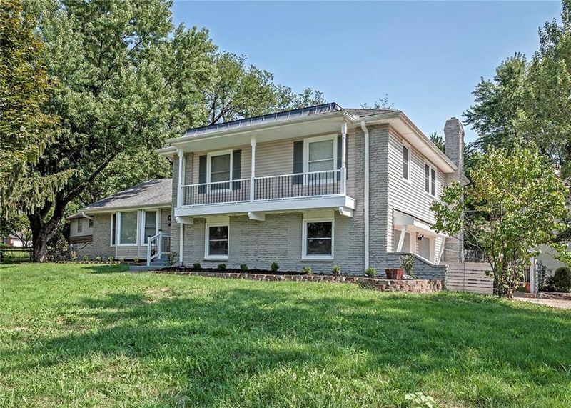 10857 Glen Arbor Rd, Kansas City, MO 64114