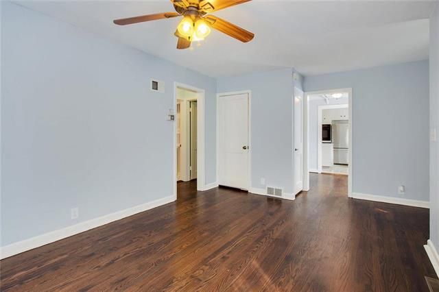 7936 Jarboe St, Kansas City, MO 64114