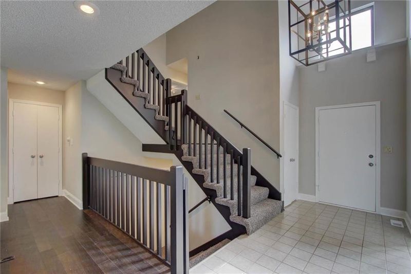 8026 Monrovia St, Lenexa, KS 66215