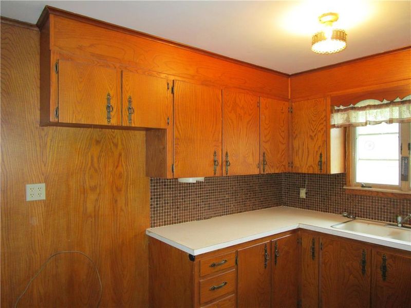 1144 Kearney St, Atchison, KS 66002