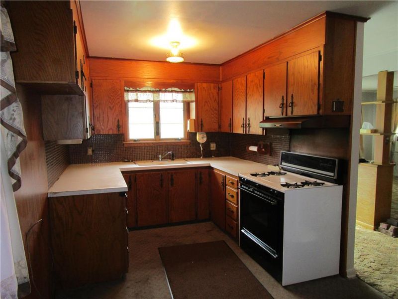 1144 Kearney St, Atchison, KS 66002