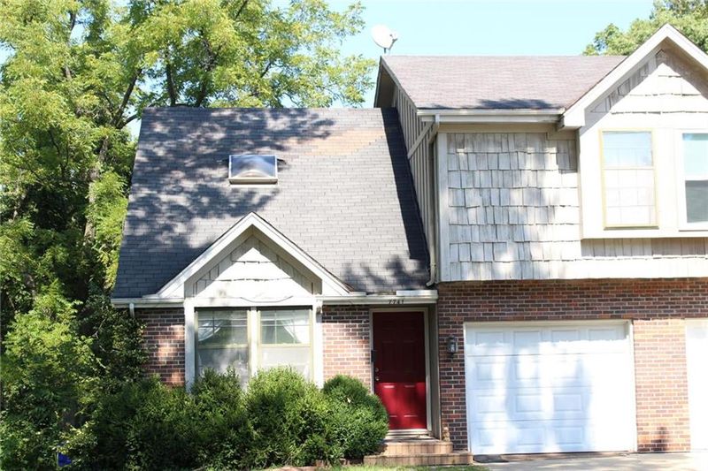 7741 England Dr, Overland Park, KS 66204