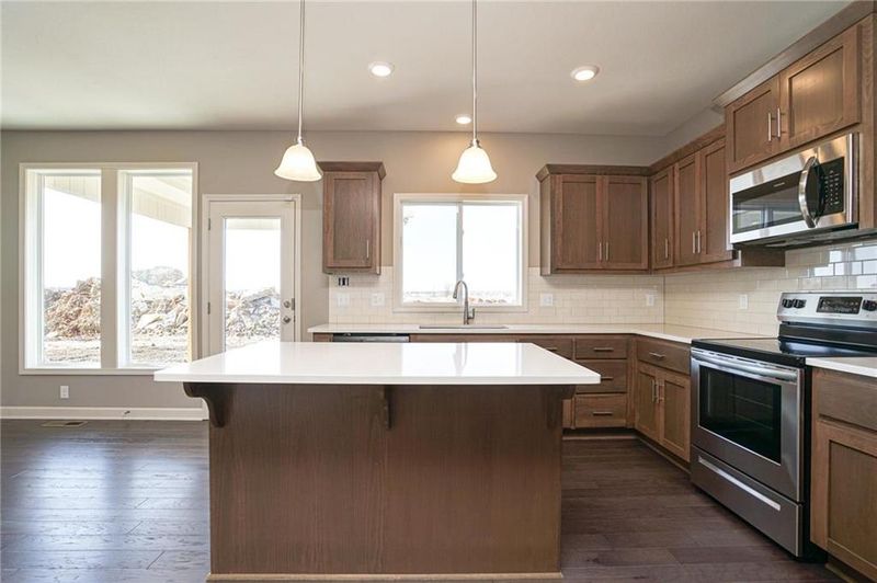 1616 March Ln, Raymore, MO 64083