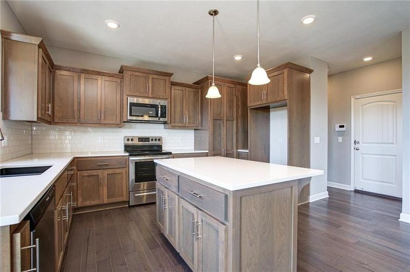 1616 March Ln, Raymore, MO 64083