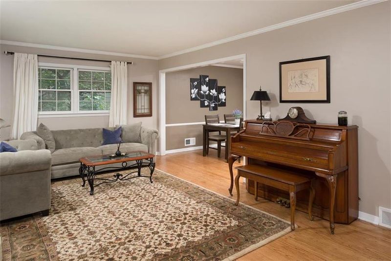 6107 W 86th St, Overland Park, KS 66207