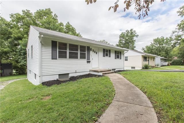 8920 Walnut St, Kansas City, MO 64114