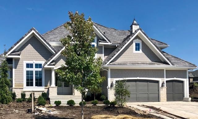 16644 Bond St, Overland Park, KS 66221