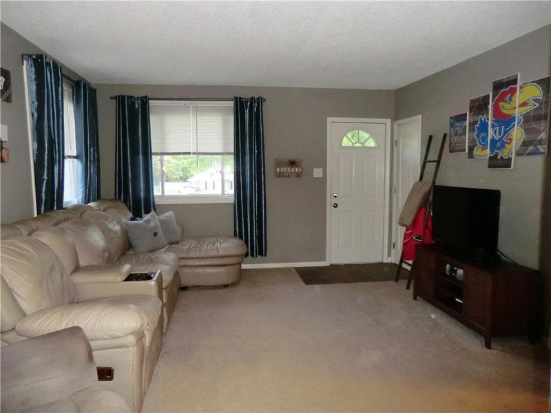3000 NE 56th Ter, Kansas City, MO 64119