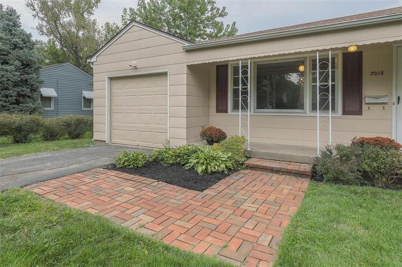 7015 Walmer St, Overland Park, KS 66204