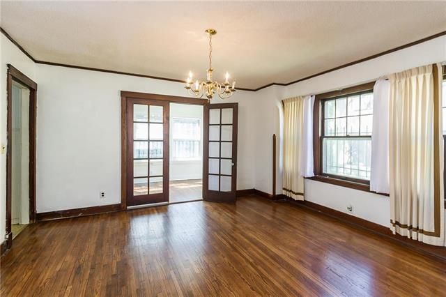 1525 E 50th Ter, Kansas City, MO 64110