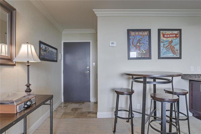 700 E 8th St #5J, Kansas City, MO 64106