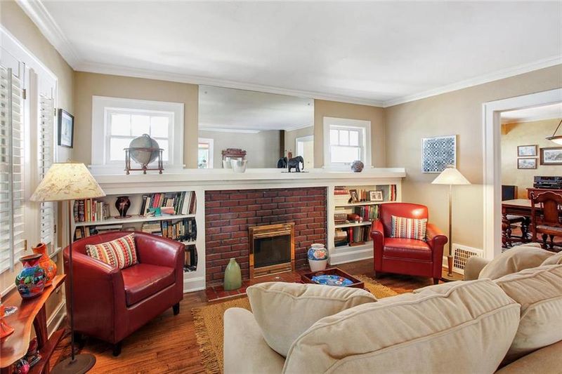 7235 Washington St, Kansas City, MO 64114