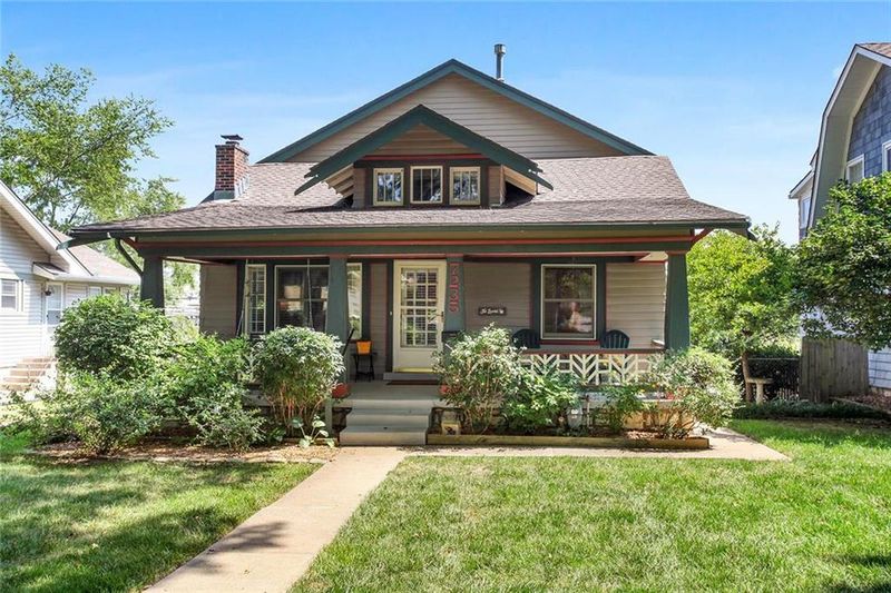 7235 Washington St, Kansas City, MO 64114