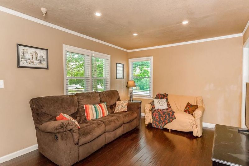 101 E 85th St, Kansas City, MO 64114
