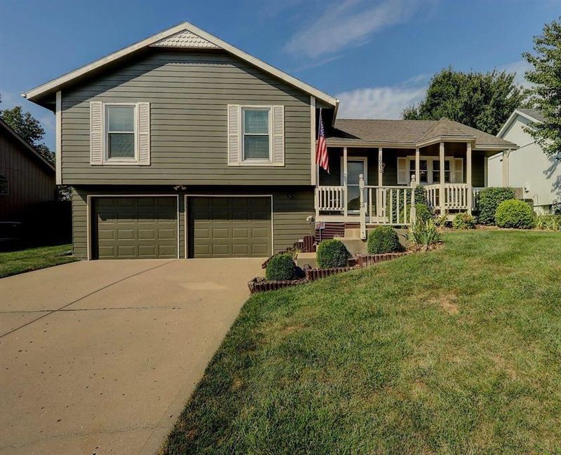 10050 N Central St, Kansas City, MO 64155