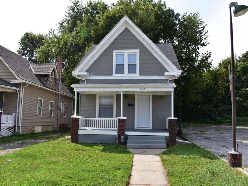 2420 Jackson Ave, Kansas City, MO 64127