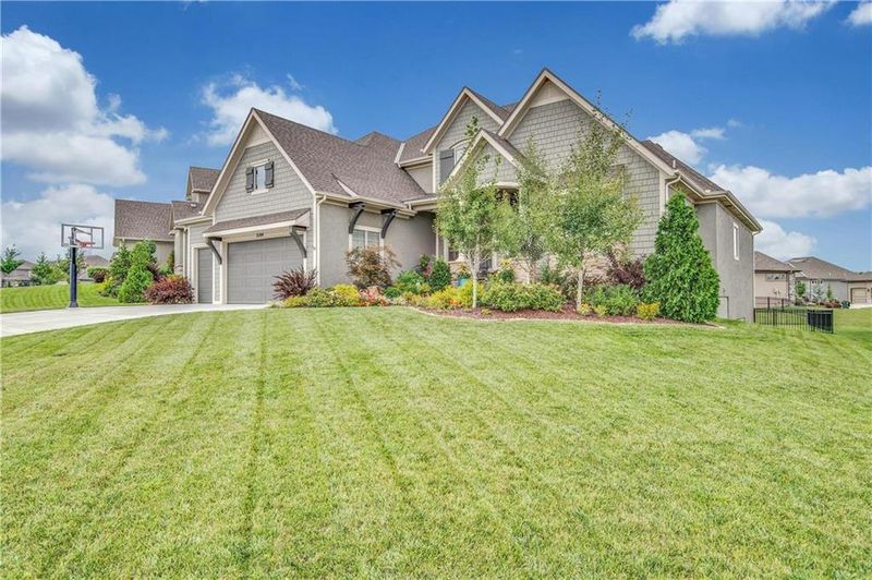 3104 W 157th St, Overland Park, KS 66224