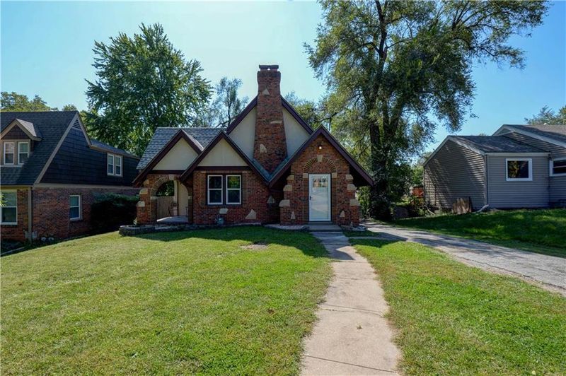 1301 E 76th St, Kansas City, MO 64131