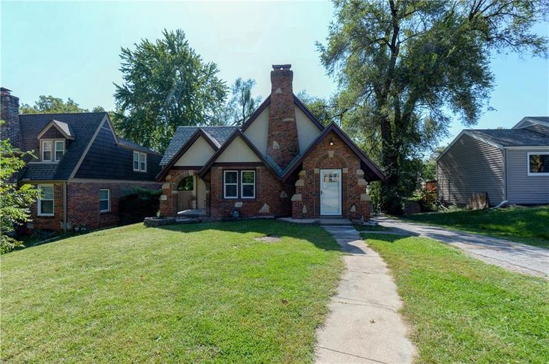 1301 E 76th St, Kansas City, MO 64131