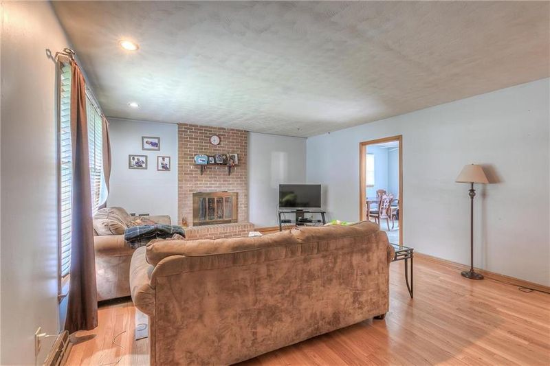 505 E 90 Ter, Kansas City, MO 64131