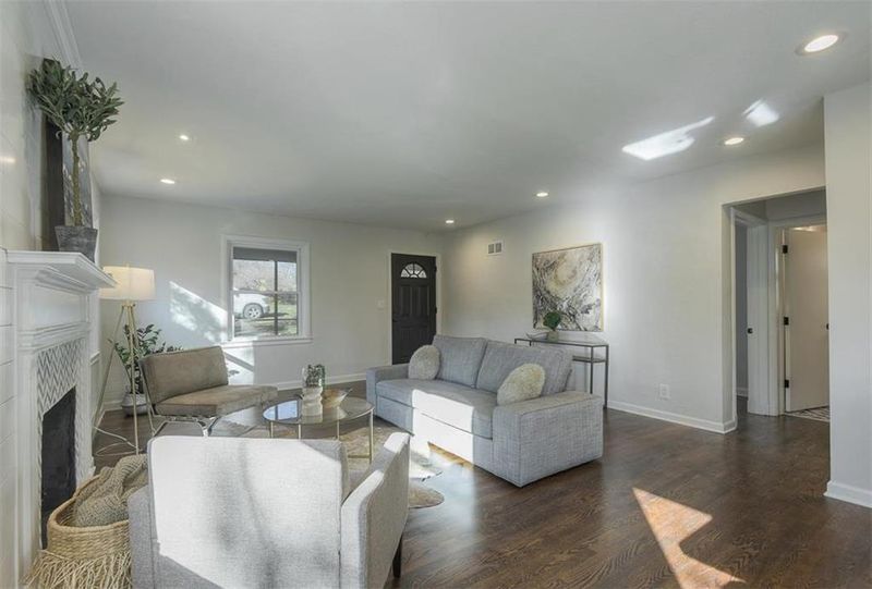 8345 Holmes Rd, Kansas City, MO 64131