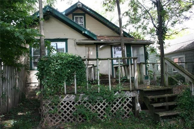 2411 E 70th St, Kansas City, MO 64132