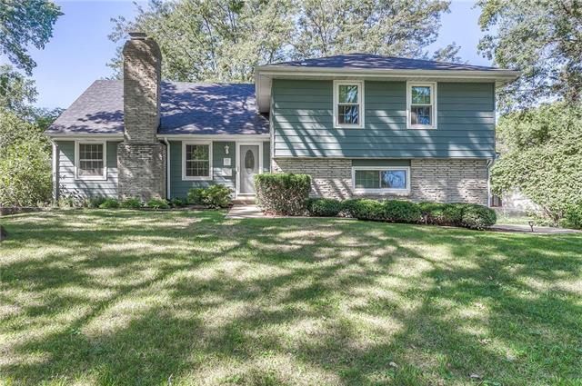 10922 Cherry St, Kansas City, MO 64131