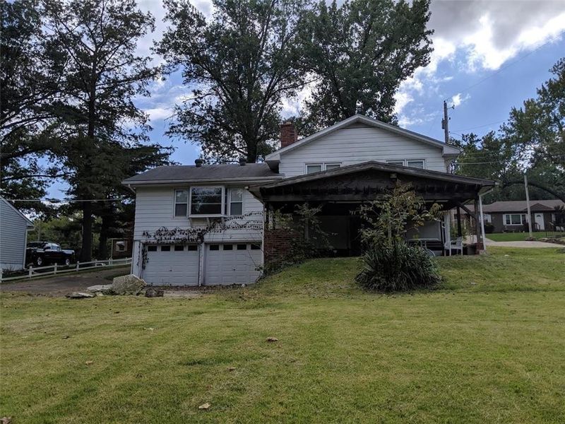 8916 E 29th St, Kansas City, MO 64129