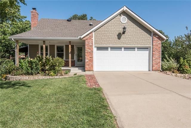 13290 W 112th Ter, Overland Park, KS 66210