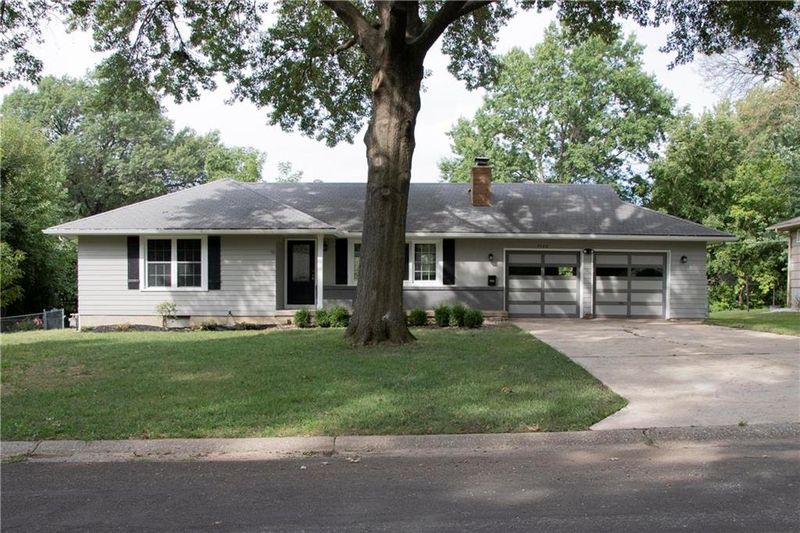 5308 Bond St, Shawnee, KS 66203
