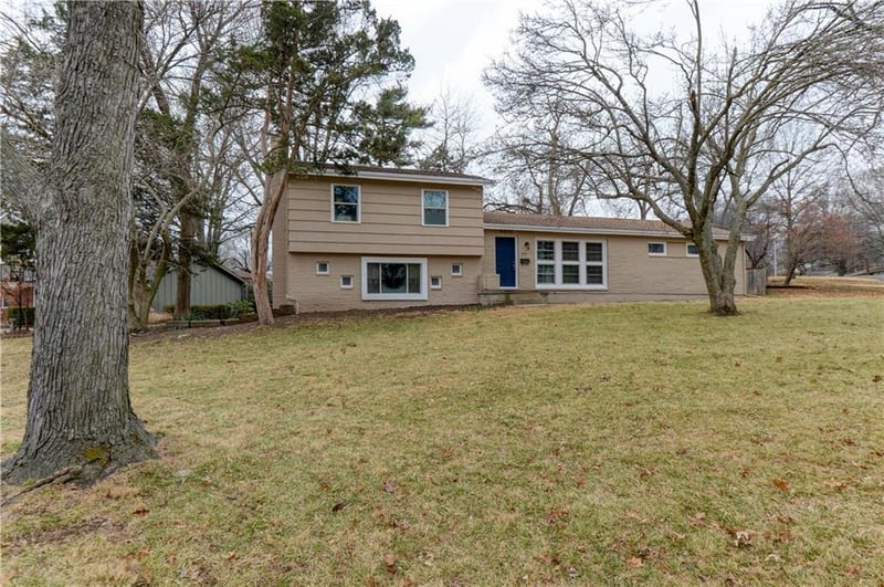 9600 Howe Dr, Overland Park, KS 66206