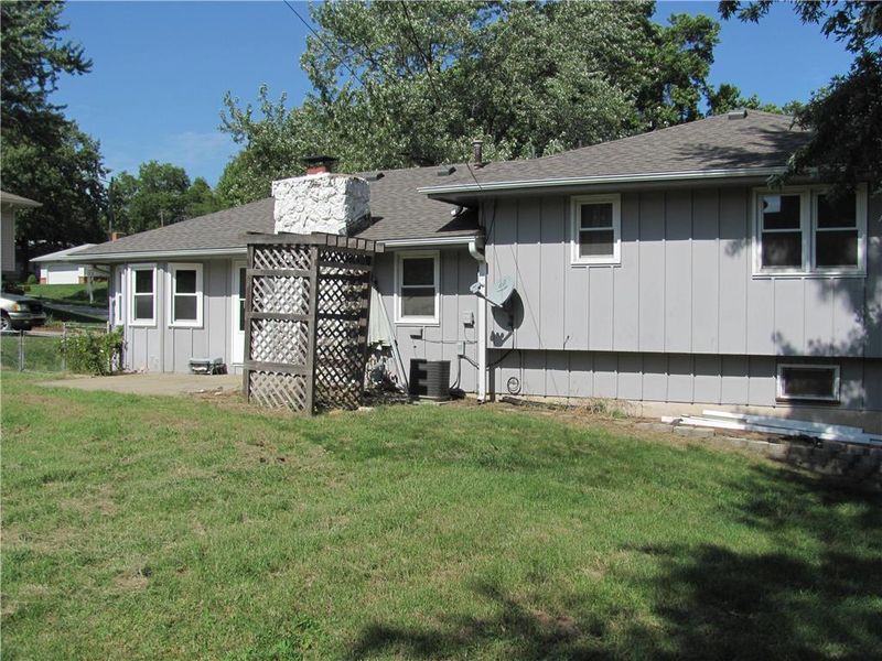 7707 Everett Ave, Kansas City, KS 66112