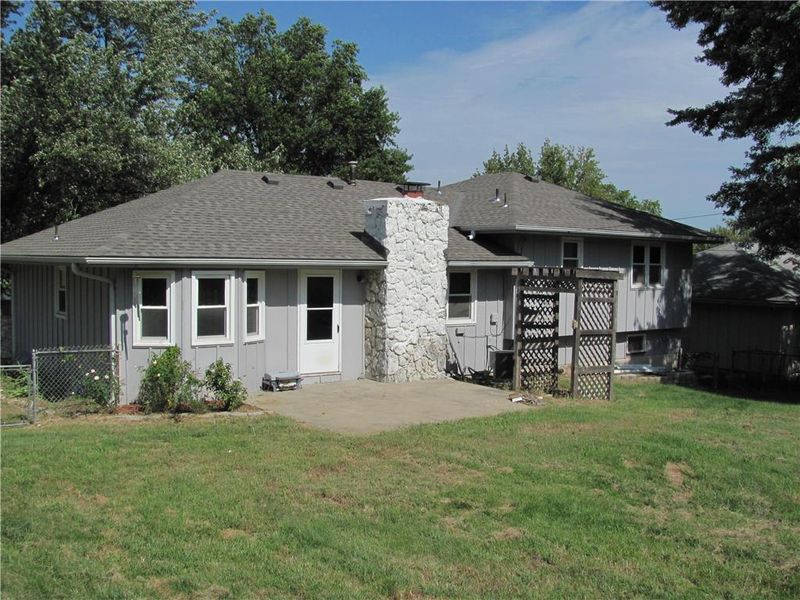 7707 Everett Ave, Kansas City, KS 66112